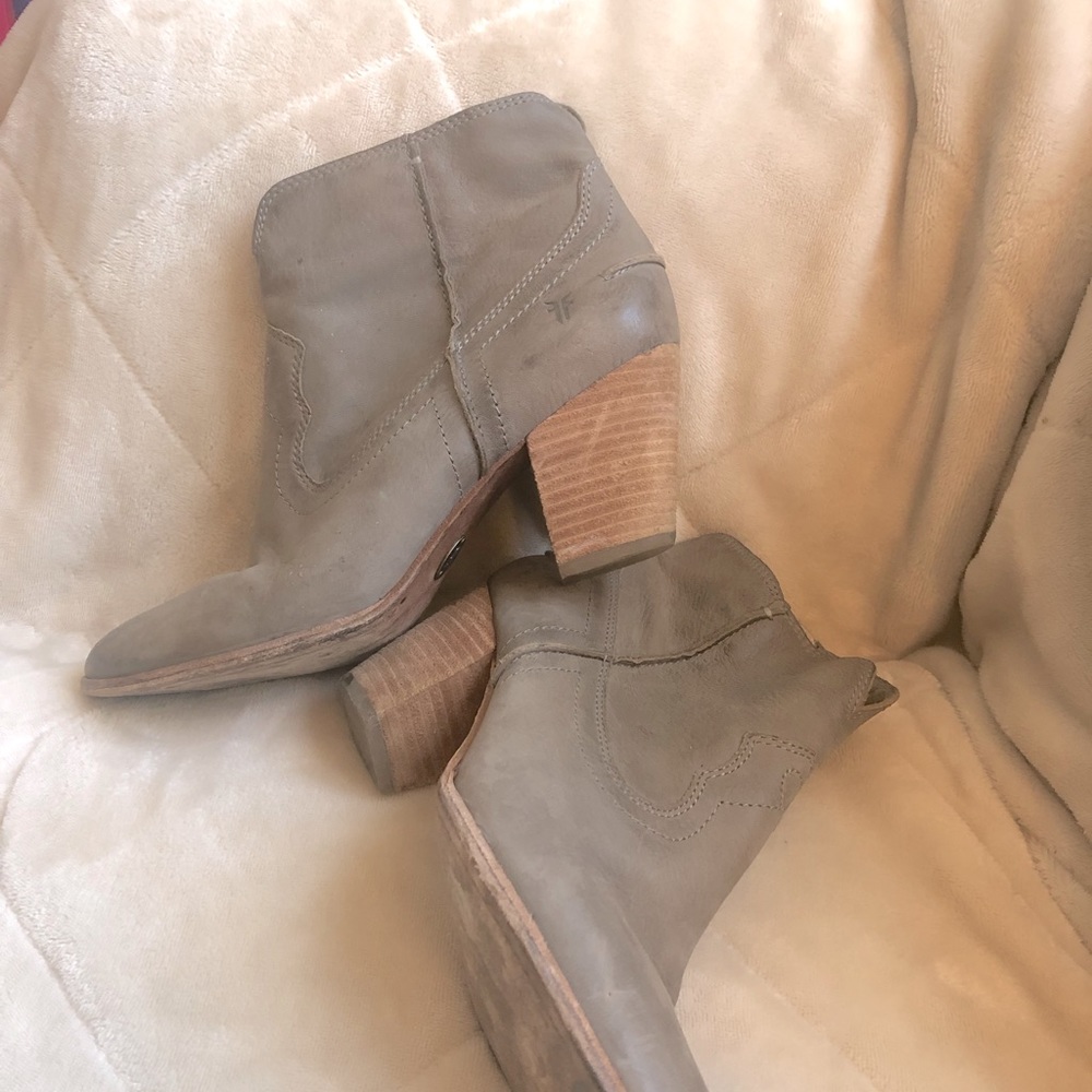 Frye brown/grayish ankle booties size 8.5M - Picture 1 of 10